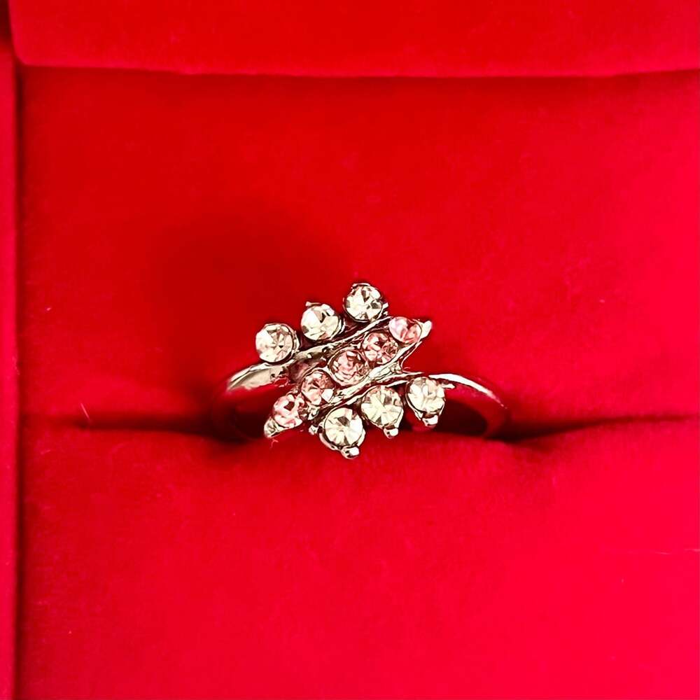 Vintage Cubic Zirconia Rhinestone Cluster Ring Sterling Silver Ring Size 6